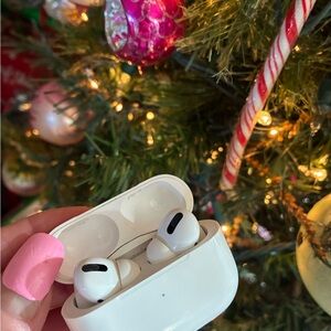 AirPod PRO W MagSafe charging CASE (USB-C) 2nd Generation model A 3048 8B21!🎶